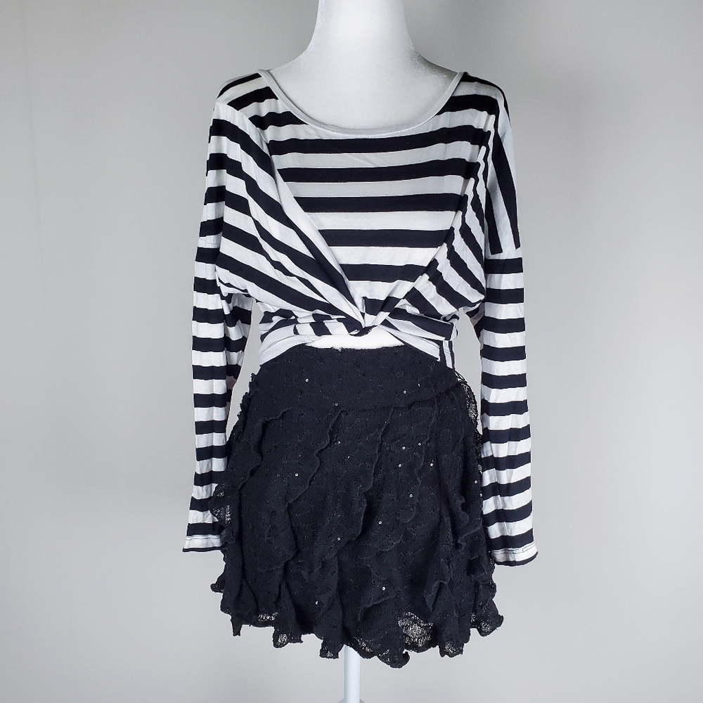 H&M Black White Striped Longsleeve Crop Top